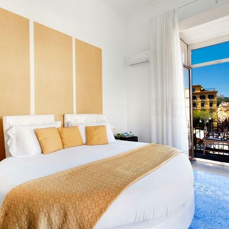 Piazza Tasso B&B Relais Сорренто Екстер'єр фото