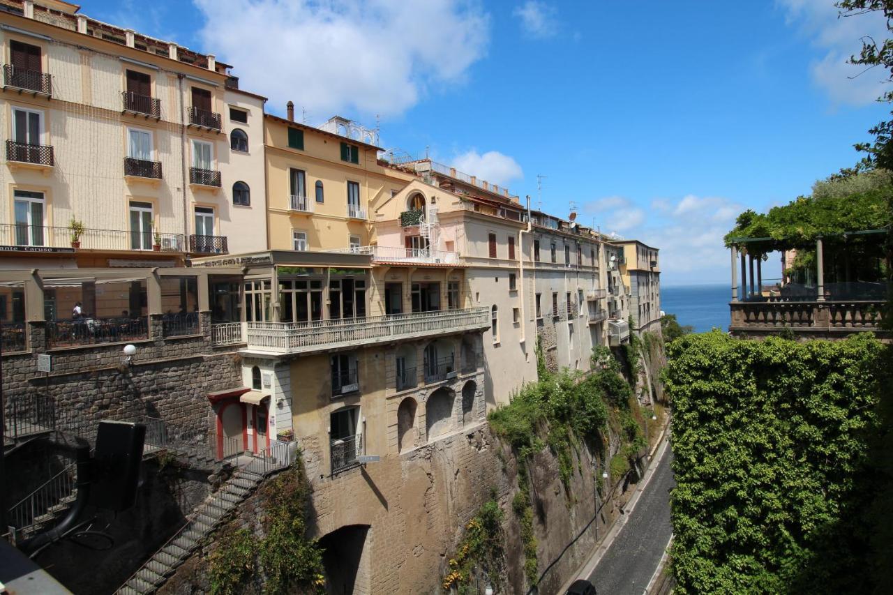Piazza Tasso B&B Relais Сорренто Екстер'єр фото