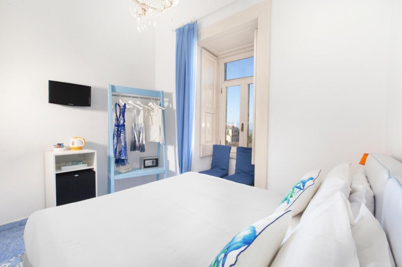 Piazza Tasso B&B Relais Сорренто Екстер'єр фото
