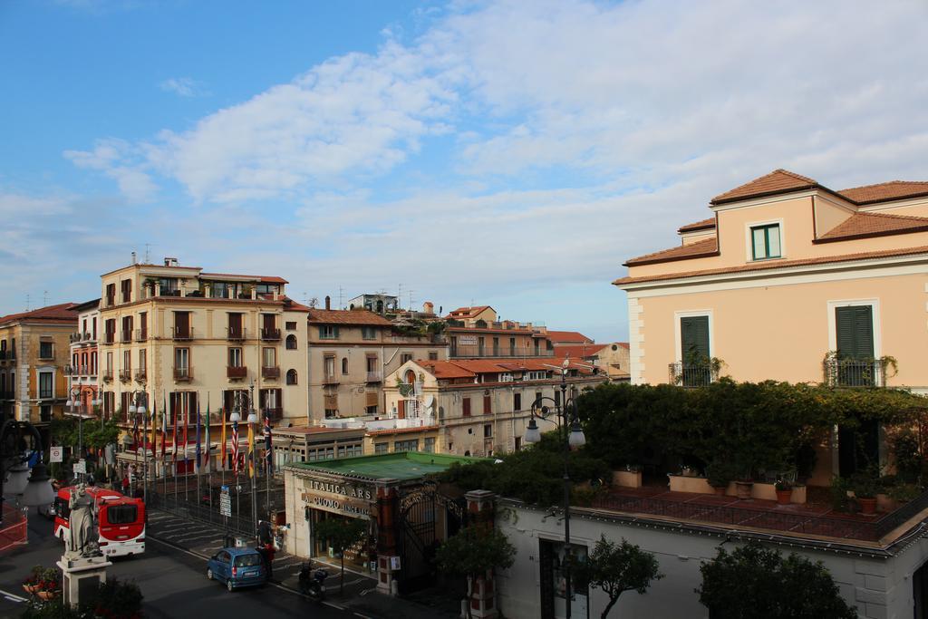Piazza Tasso B&B Relais Сорренто Екстер'єр фото
