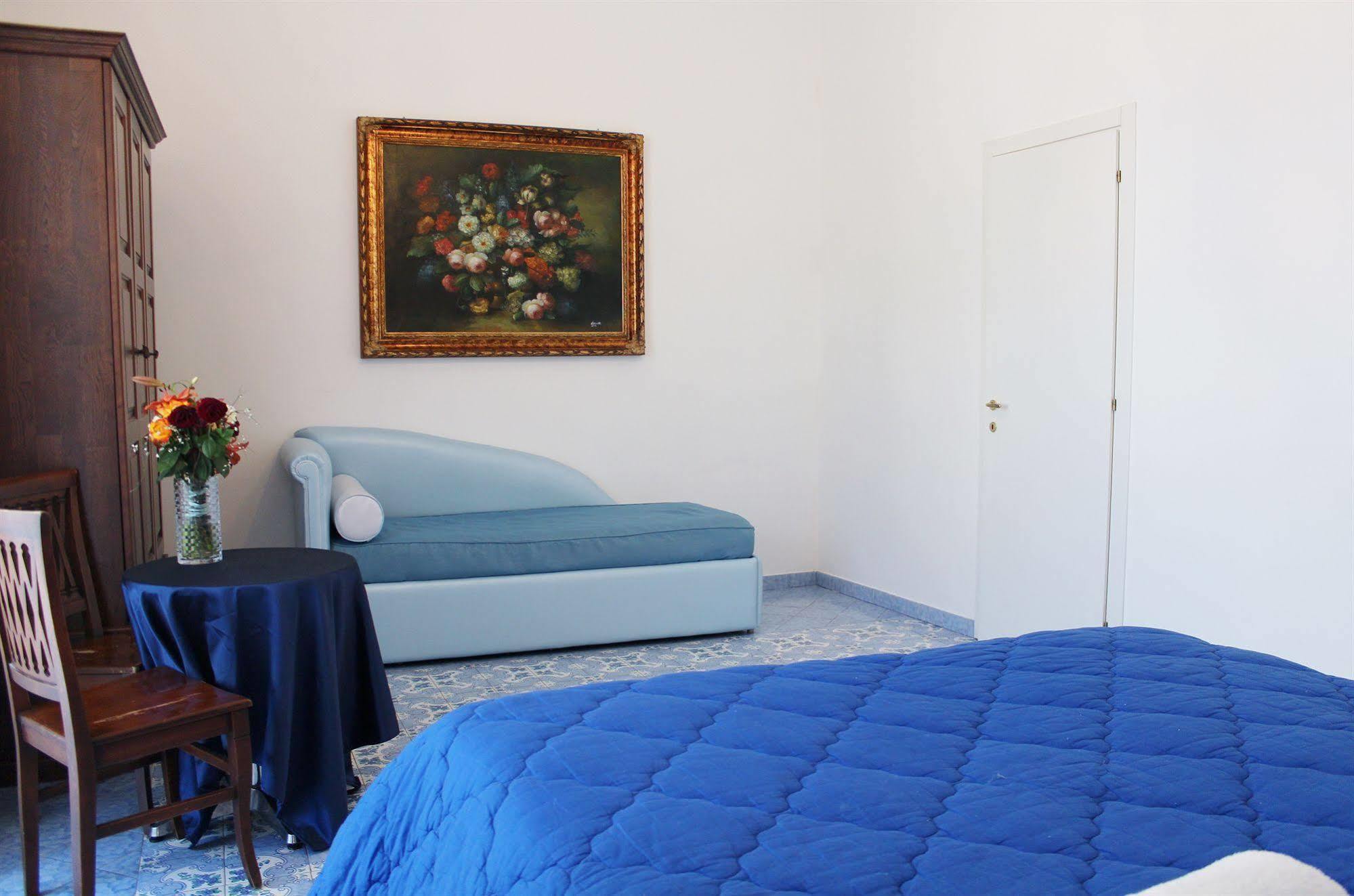 Piazza Tasso B&B Relais Сорренто Екстер'єр фото