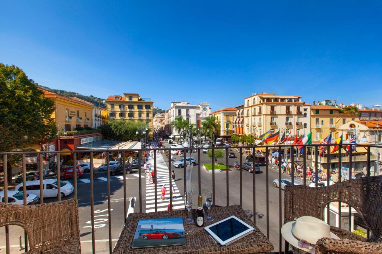 Piazza Tasso B&B Relais Сорренто Екстер'єр фото